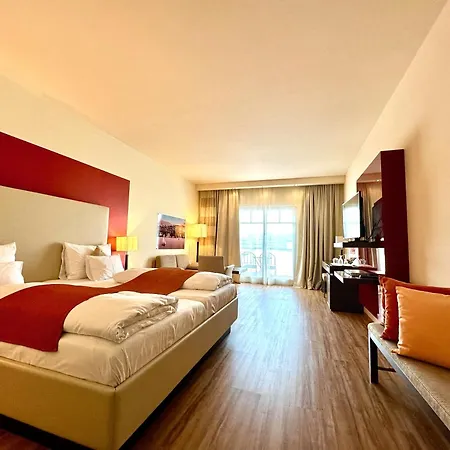 فندق Casinohotel Velden 4*